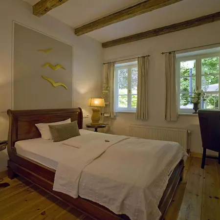 Hochzeitshaus Отель Аурих